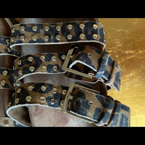 Vince Camuto leopard print sandal - Picture 2 of 4